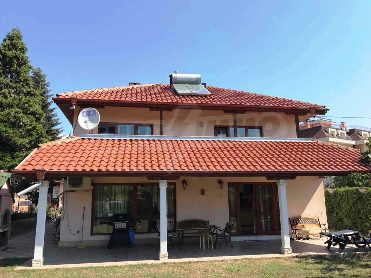 Дом в Святых Константине и Елене, Болгария, 182 м² - фото 1