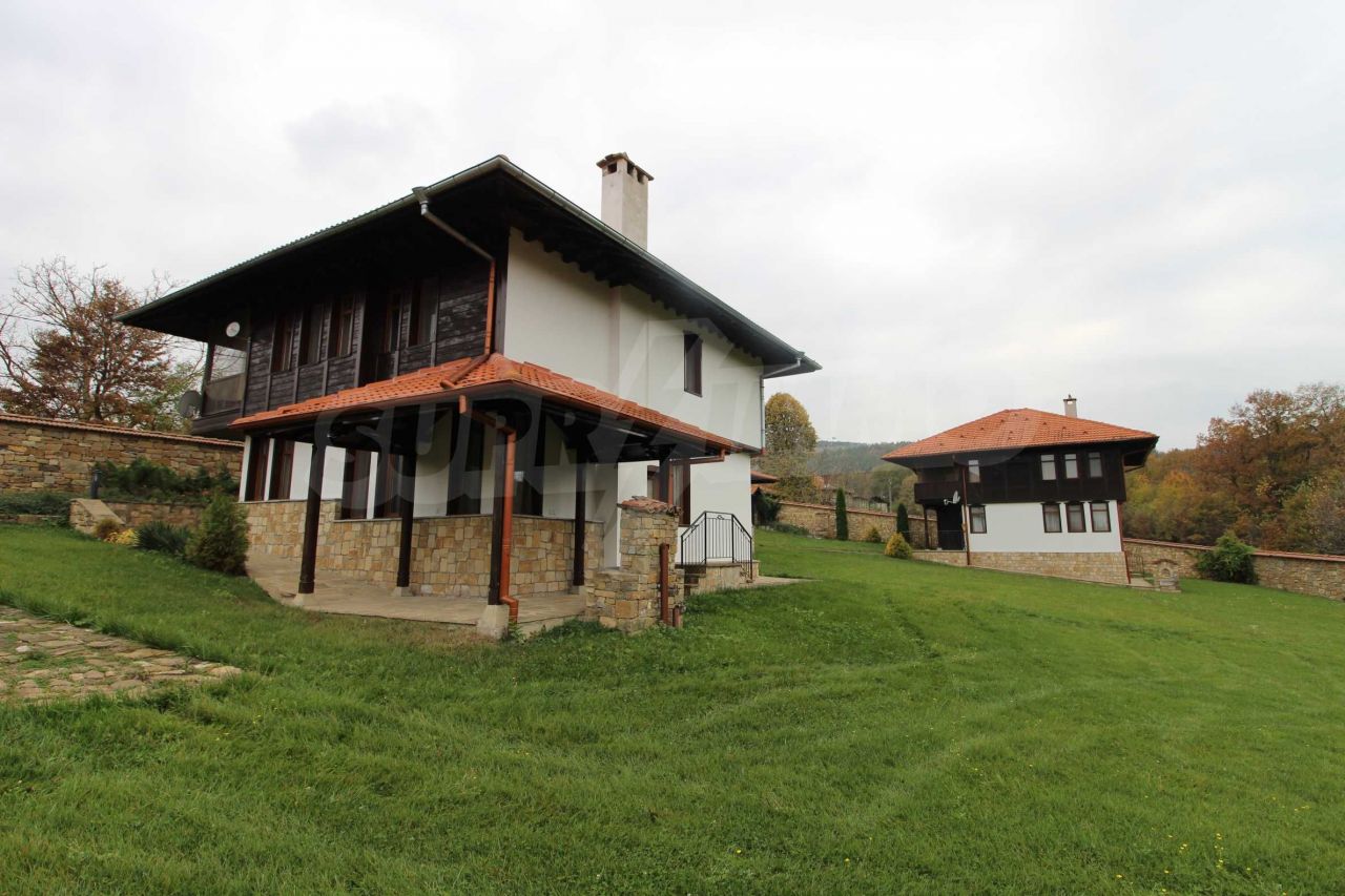 Дом в Велико Тырново, Болгария, 340 м2 - фото 1