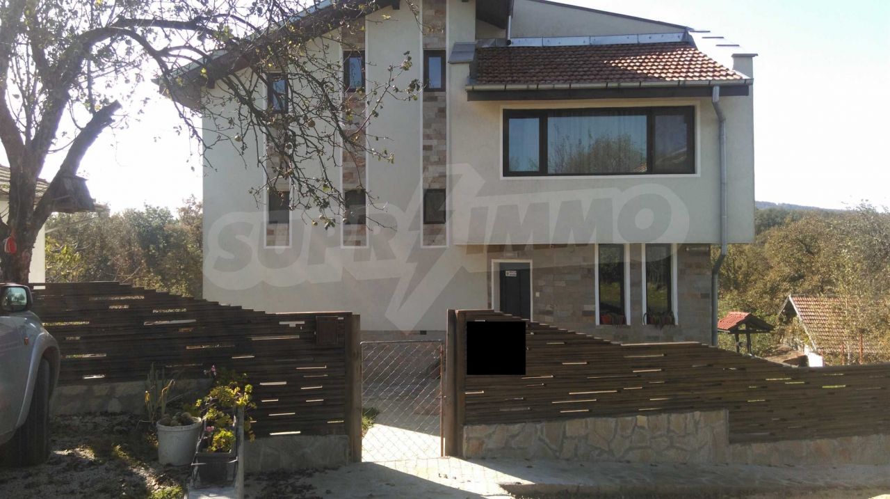 Дом в Габрово, Болгария, 211 м2 - фото 1