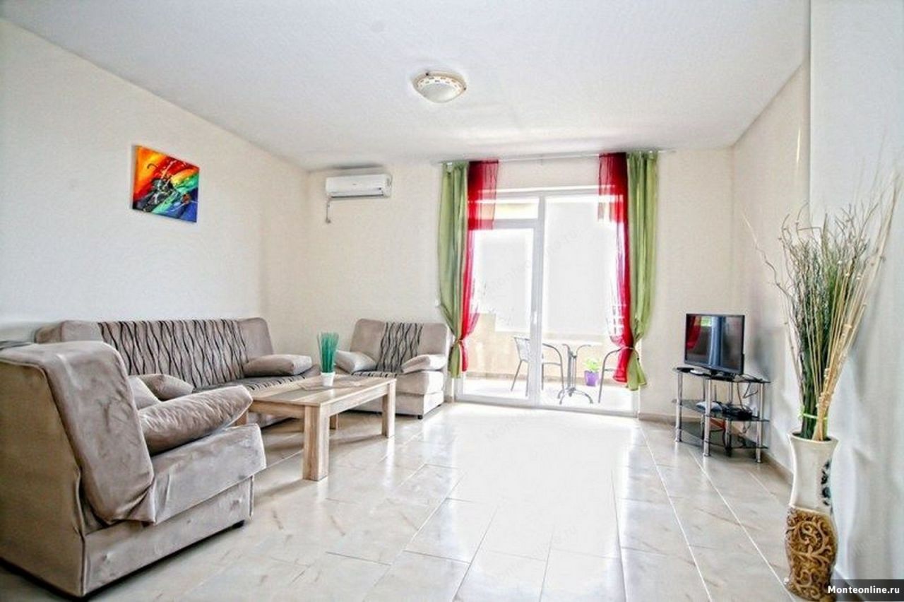 Апартаменты в Тивате, Черногория, 84 м2 - фото 1