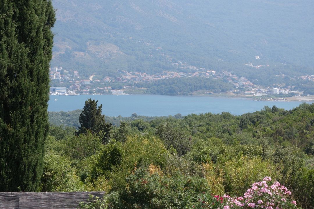 Земля на полуострове Луштица, Черногория, 1 186 м2 - фото 1