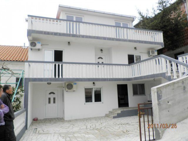 Дом в Крашичах, Черногория, 300 м2 - фото 1