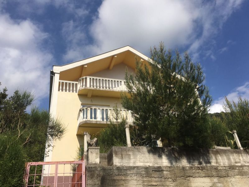 Дом в Которе, Черногория, 300 м2 - фото 1
