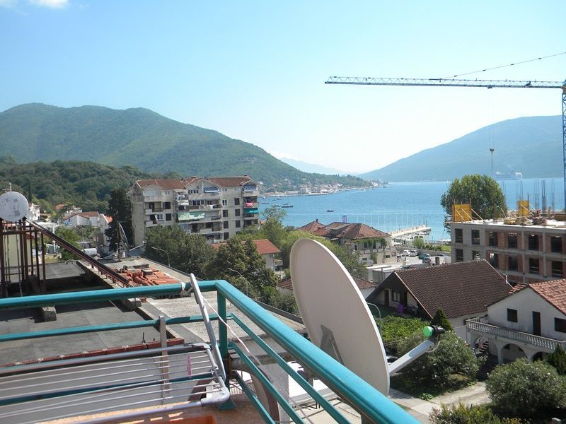 Коммерческая недвижимость в Мельине, Черногория, 64 м2 - фото 1
