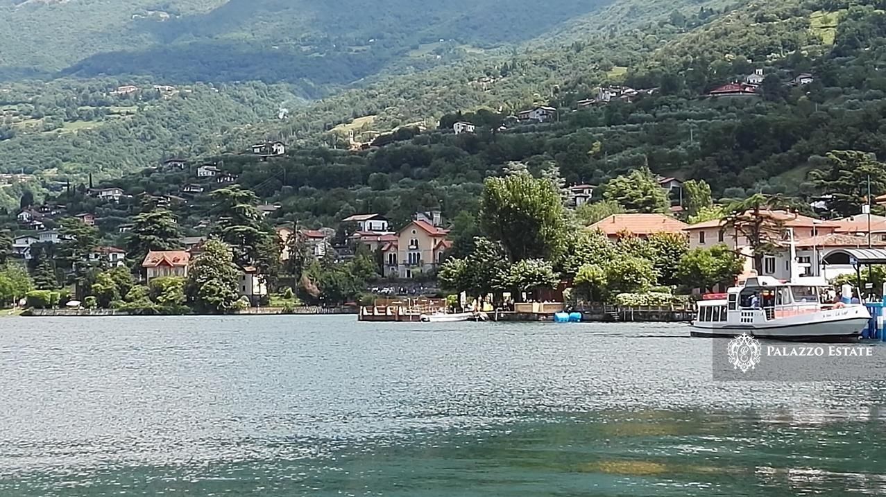 Вилла у озера Изео, Италия, 316 м2 - фото 1