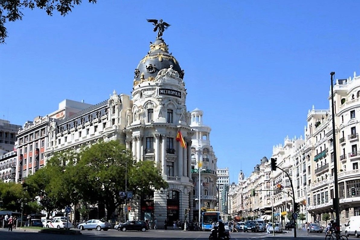 Отель, гостиница в Мадриде, Испания, 2 000 м2 - фото 1