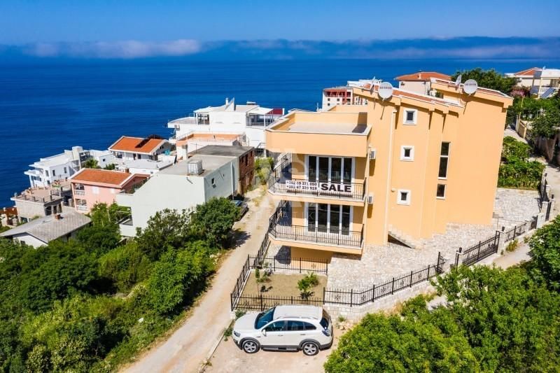 Коттедж в Добра Воде, Черногория, 275 м² - фото 1