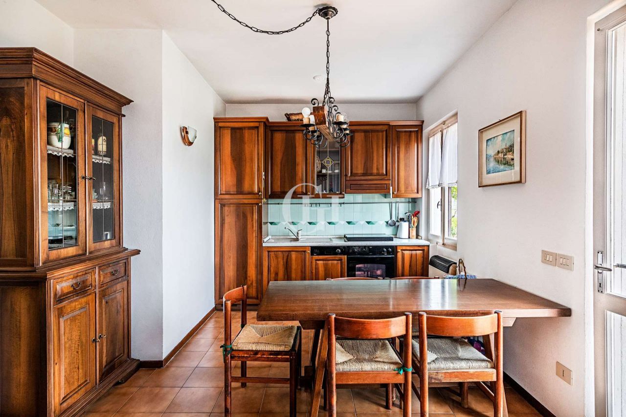 Вилла у озера Гарда, Италия, 102 м² - фото 4