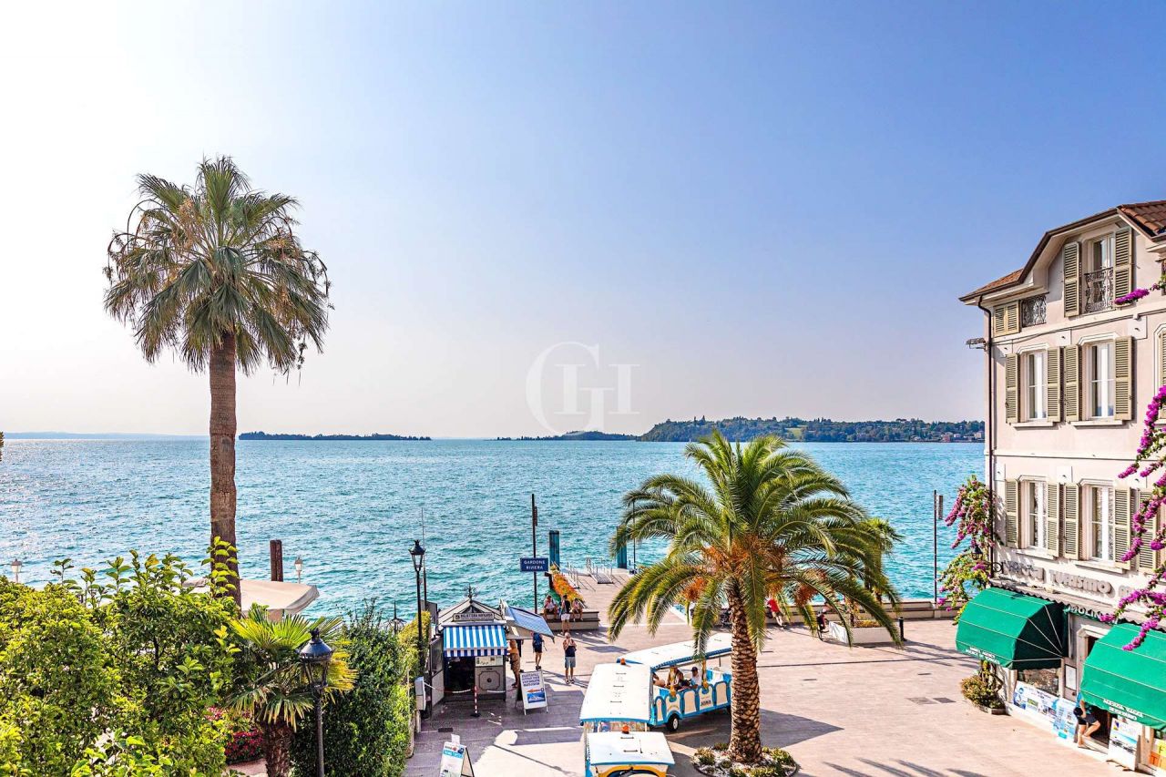 Квартира у озера Гарда, Италия, 179 м² - фото 9