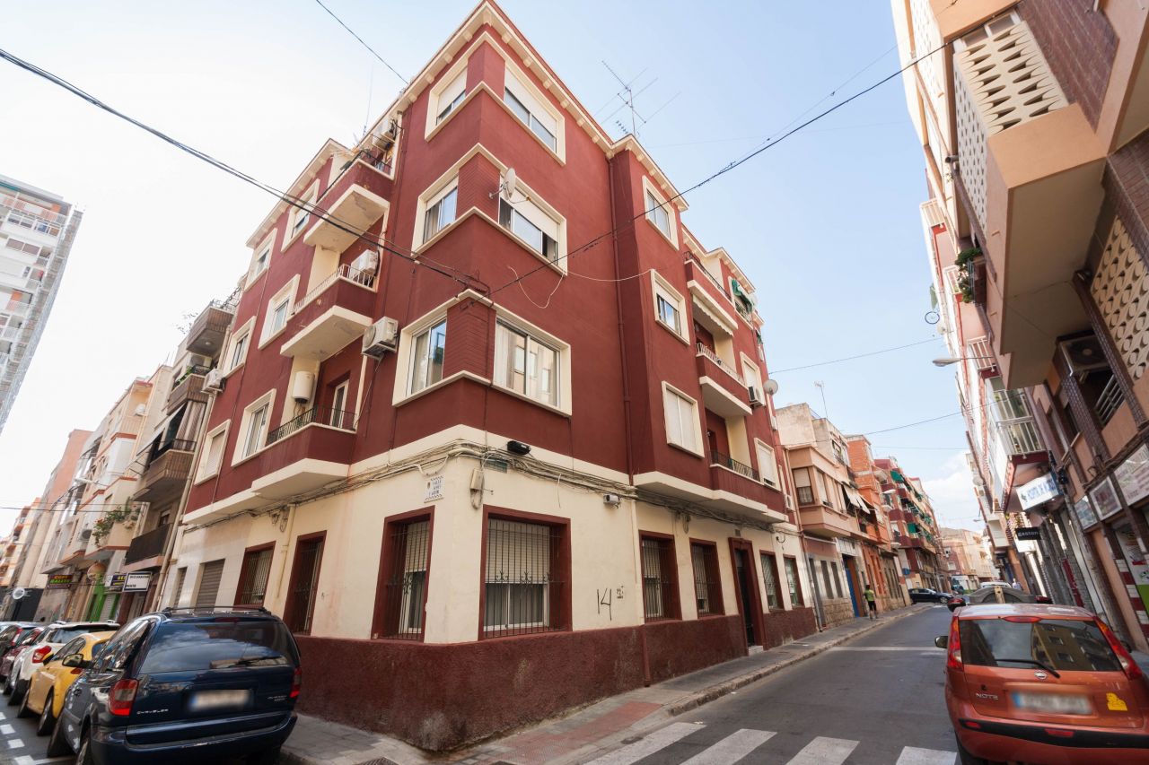 Апартаменты в Аликанте, Испания, 83 м2 - фото 1