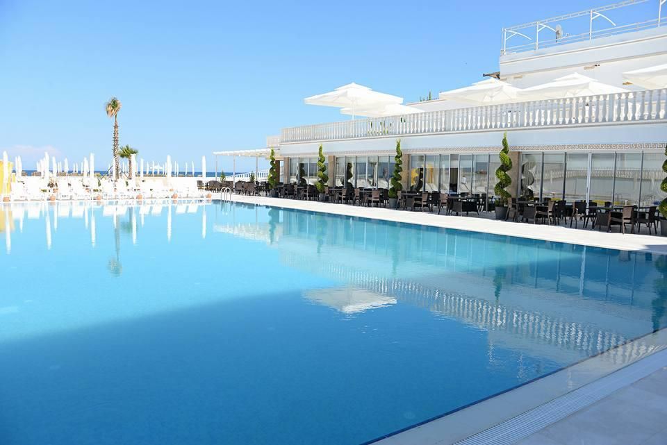 Отель, гостиница в Кемере, Турция, 4 850 м2 - фото 1