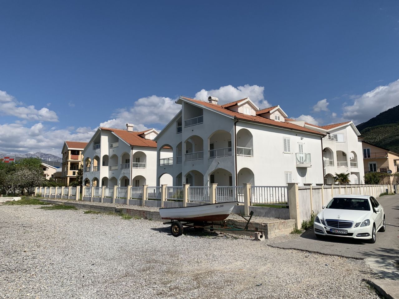 Отель, гостиница в Тивате, Черногория, 1 430 м2 - фото 1