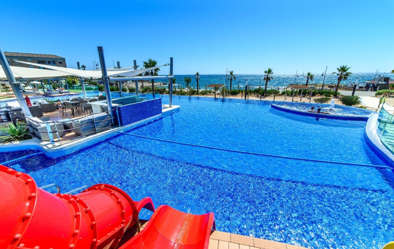 Апартаменты в Пунта Приме, Испания, 97 м² - фото 1