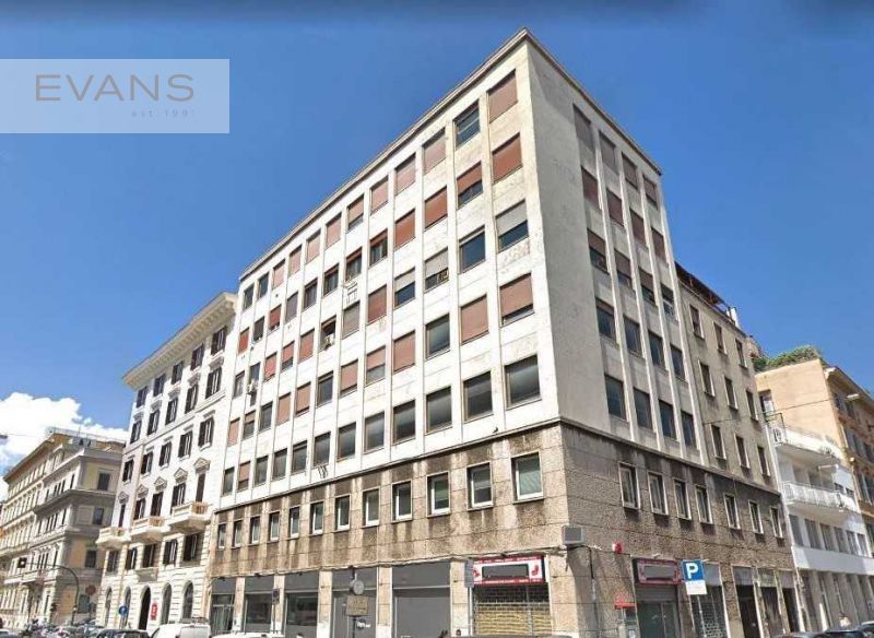 Коммерческая недвижимость в Риме, Италия, 437 м² - фото 1