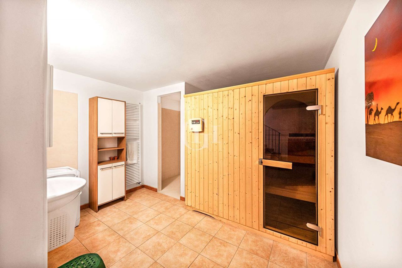 Квартира у озера Гарда, Италия, 180 м² - фото 13