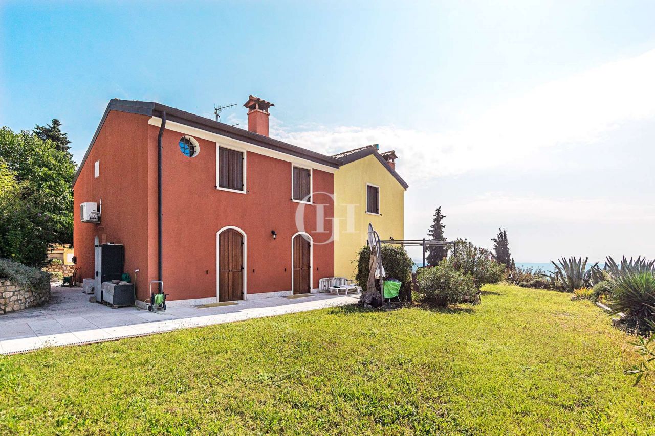 Квартира у озера Гарда, Италия, 180 м² - фото 2