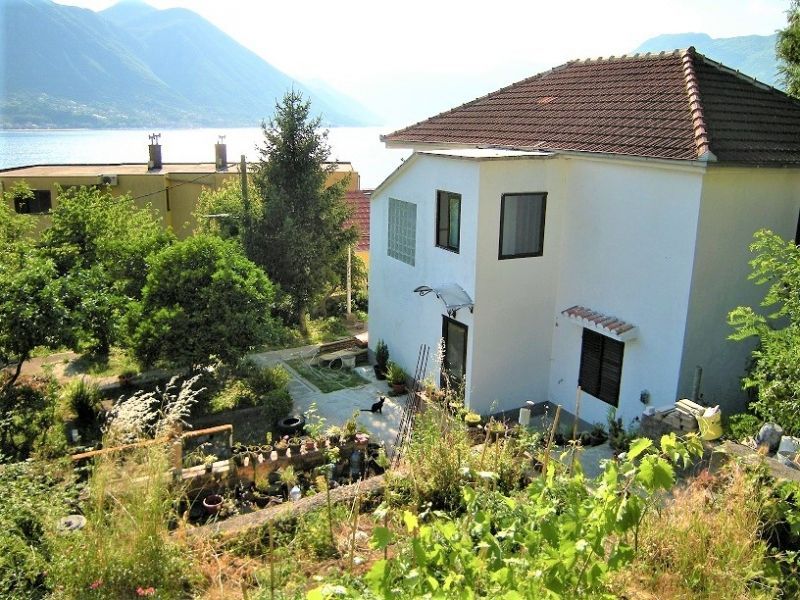Дом в Доброте, Черногория, 200 м2 - фото 1