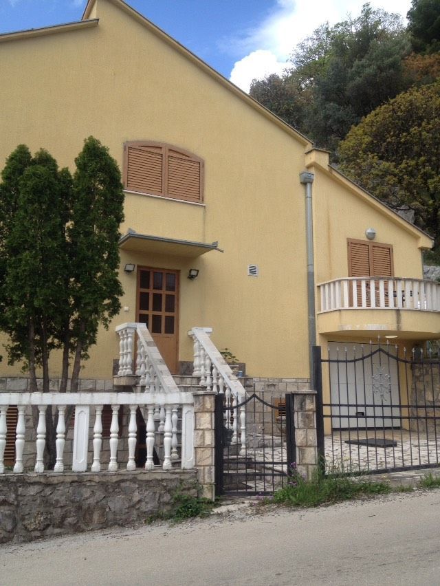 Дом в Будве, Черногория, 242 м² - фото 2