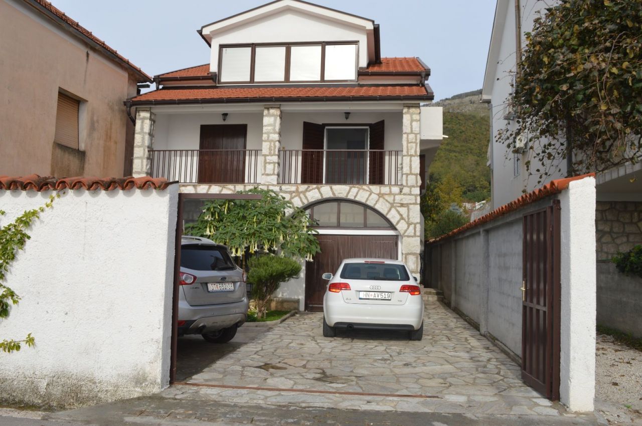 Дом в Биеле, Черногория, 154 м2 - фото 1
