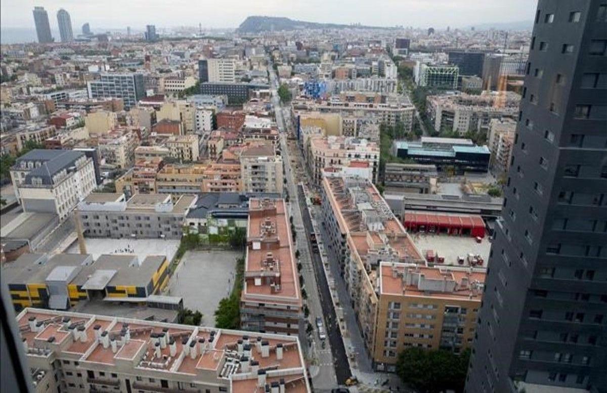 Доходный дом в Барселоне, Испания, 420 м2 - фото 1