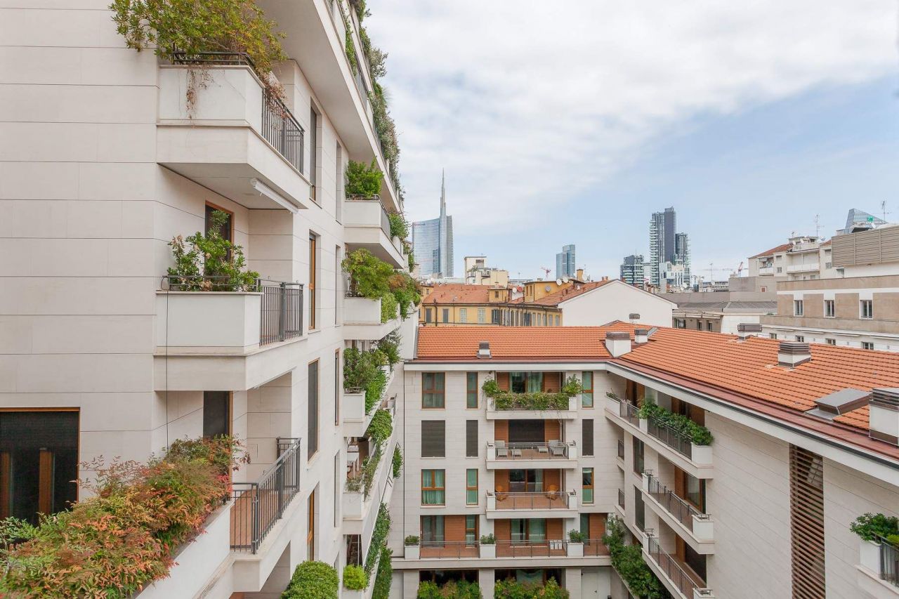 Апартаменты в Милане, Италия, 264 м2 - фото 1