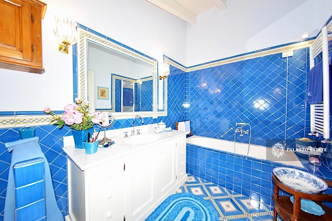 Вилла в Пьетрасанте, Италия, 700 м² - фото 17