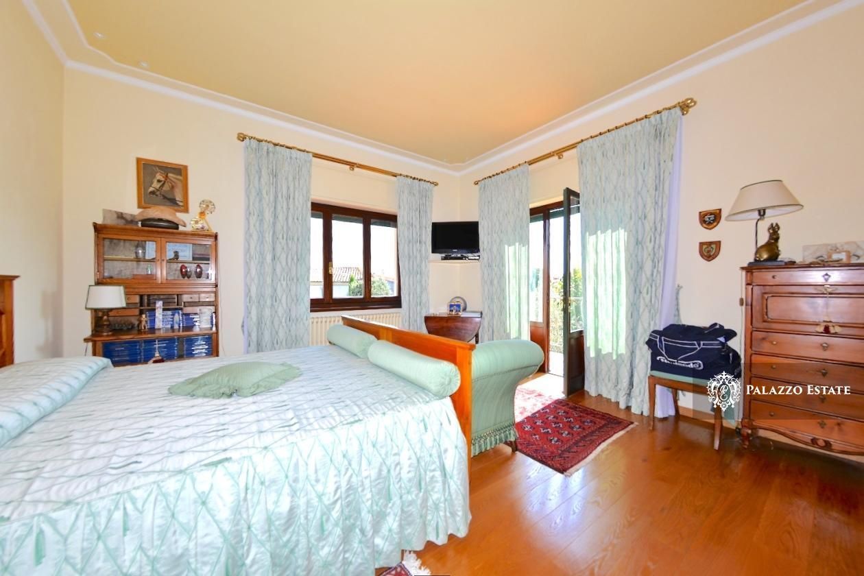 Вилла в Пьетрасанте, Италия, 700 м² - фото 18