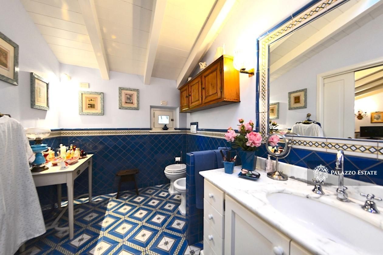 Вилла в Пьетрасанте, Италия, 700 м² - фото 19