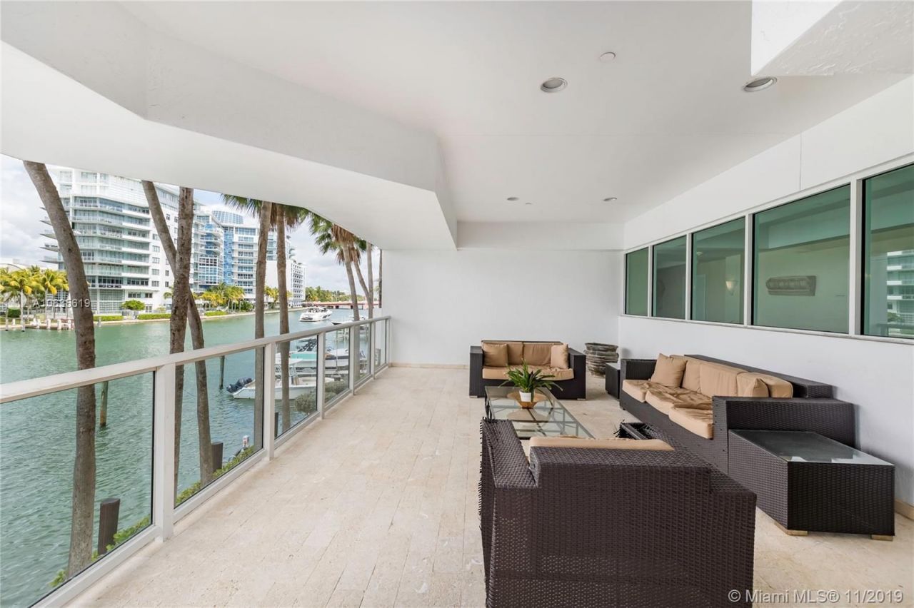 Квартира в Майами, США, 90 м² - фото 14