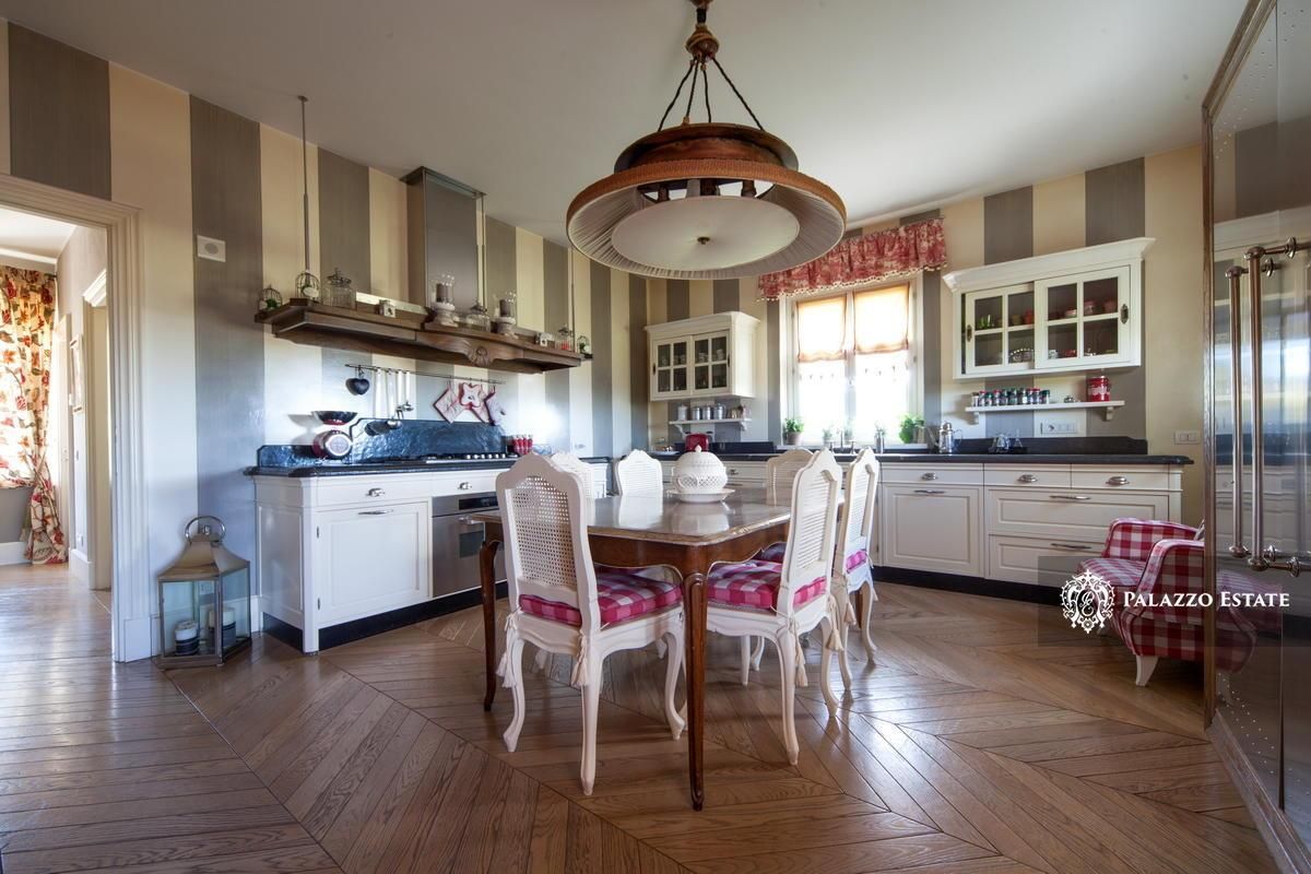 Вилла в Сполето, Италия, 396 м² - фото 8