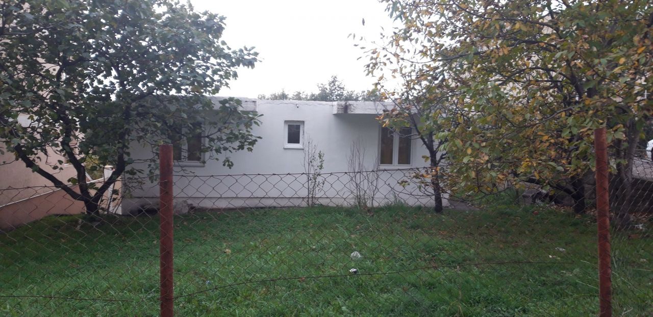 Дом под реконструкцию в Баре, Черногория, 127 м2 - фото 1