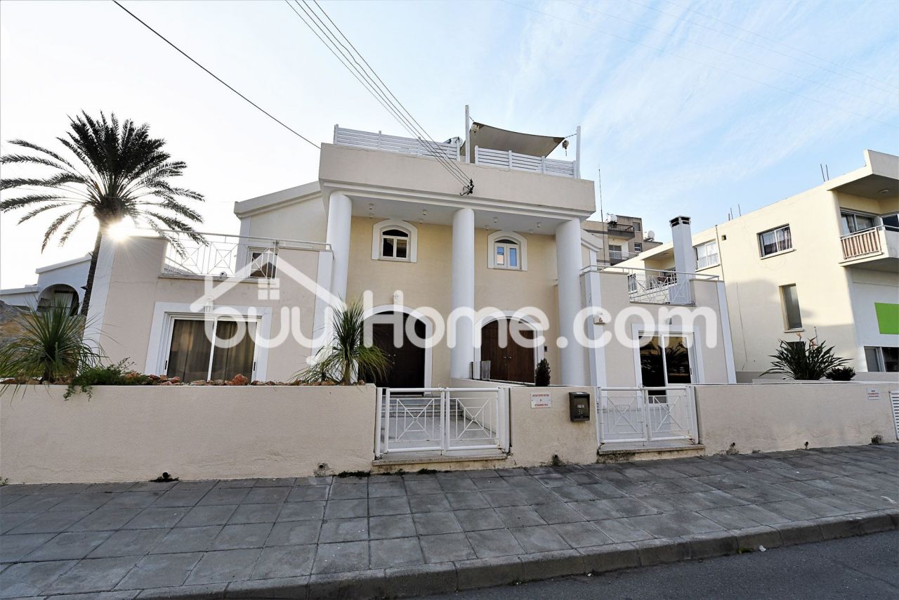 Дом в Ларнаке, Кипр, 260 м2 - фото 1