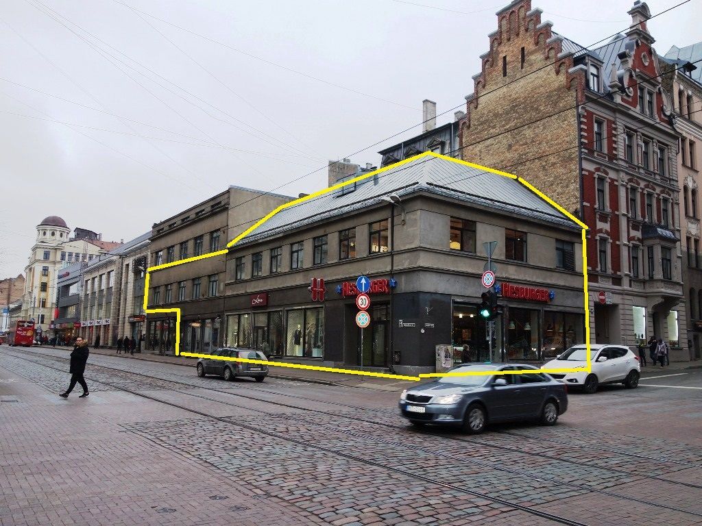 Коммерческая недвижимость в Риге, Латвия, 1 100 м² - фото 1