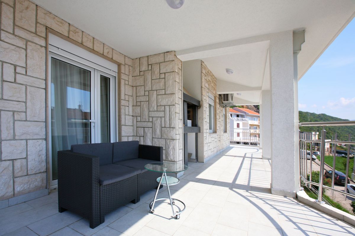 Вилла в Херцег-Нови, Черногория, 400 м² - фото 6