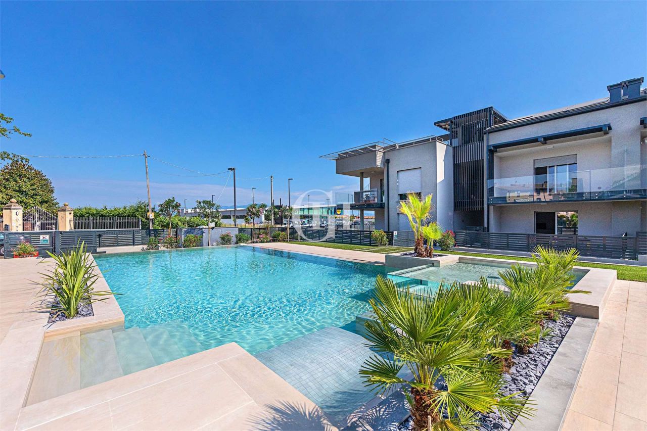 Квартира у озера Гарда, Италия, 163 м² - фото 5