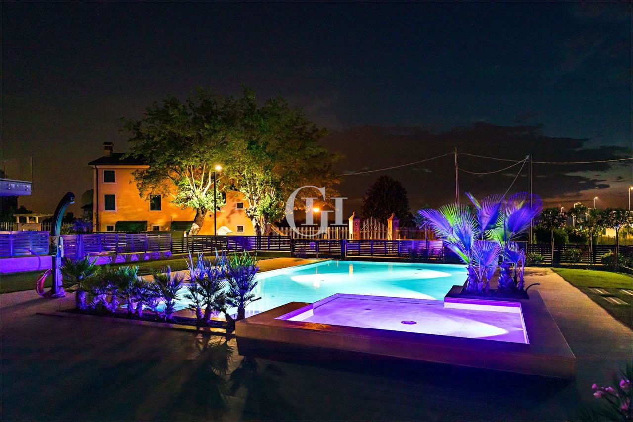 Квартира у озера Гарда, Италия, 163 м² - фото 6