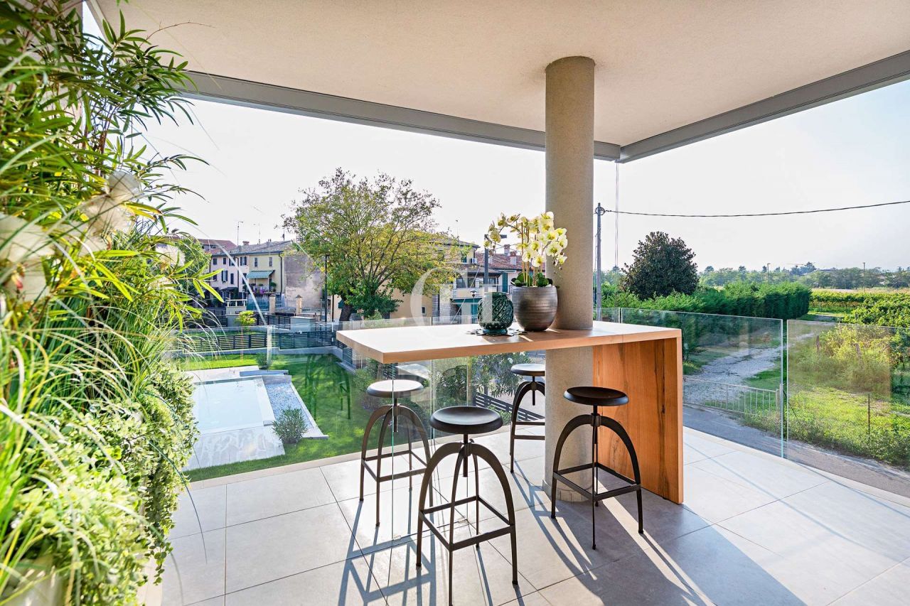 Квартира у озера Гарда, Италия, 163 м² - фото 15