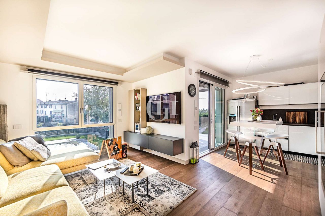 Квартира у озера Гарда, Италия, 163 м² - фото 13