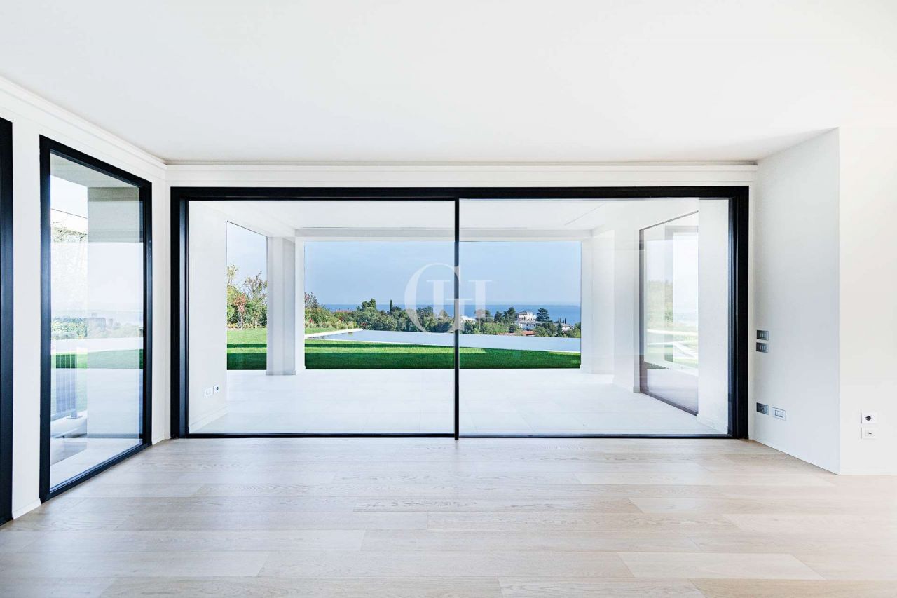 Вилла у озера Гарда, Италия, 400 м² - фото 7