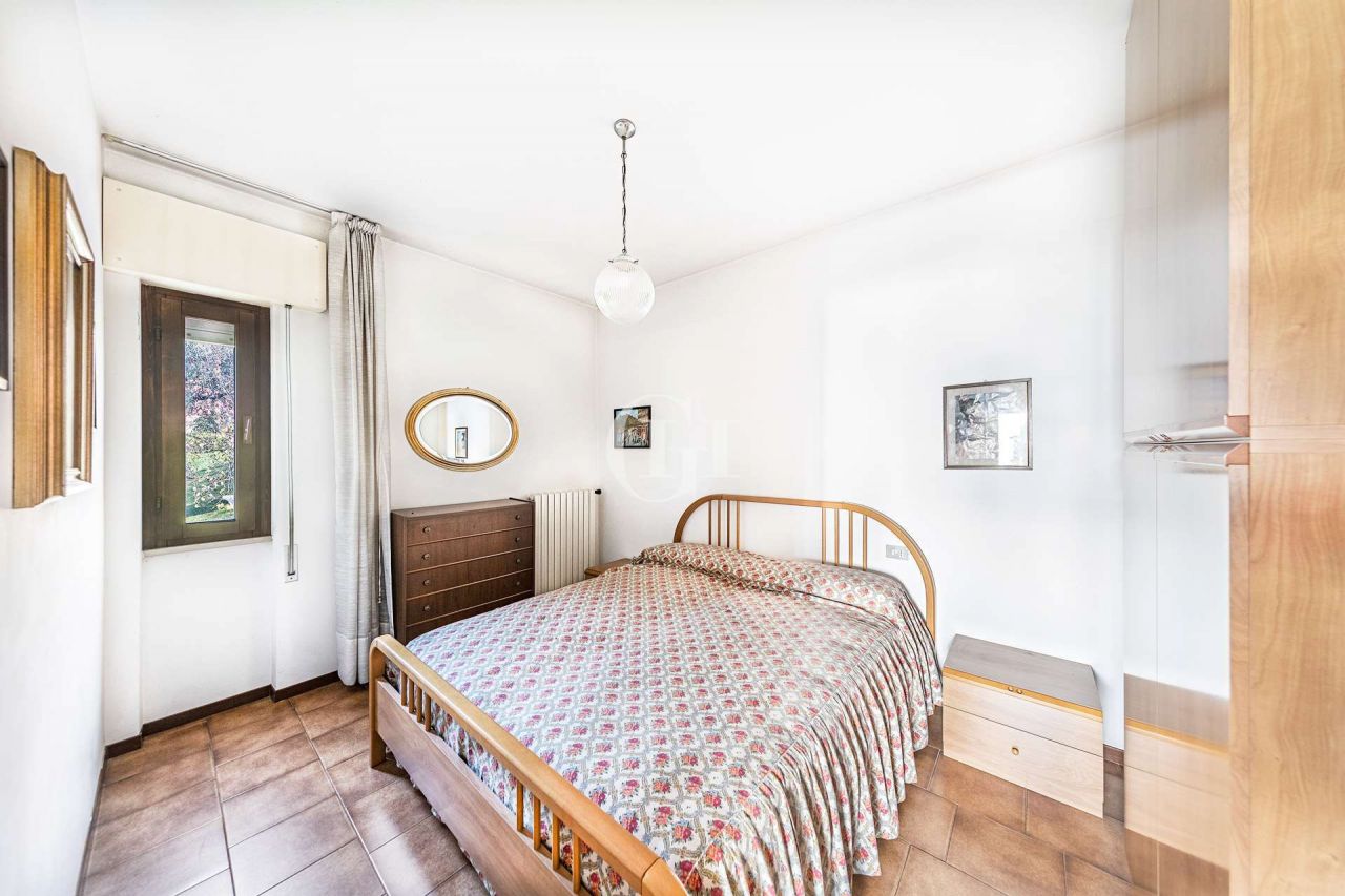 Квартира у озера Гарда, Италия, 47 м² - фото 8