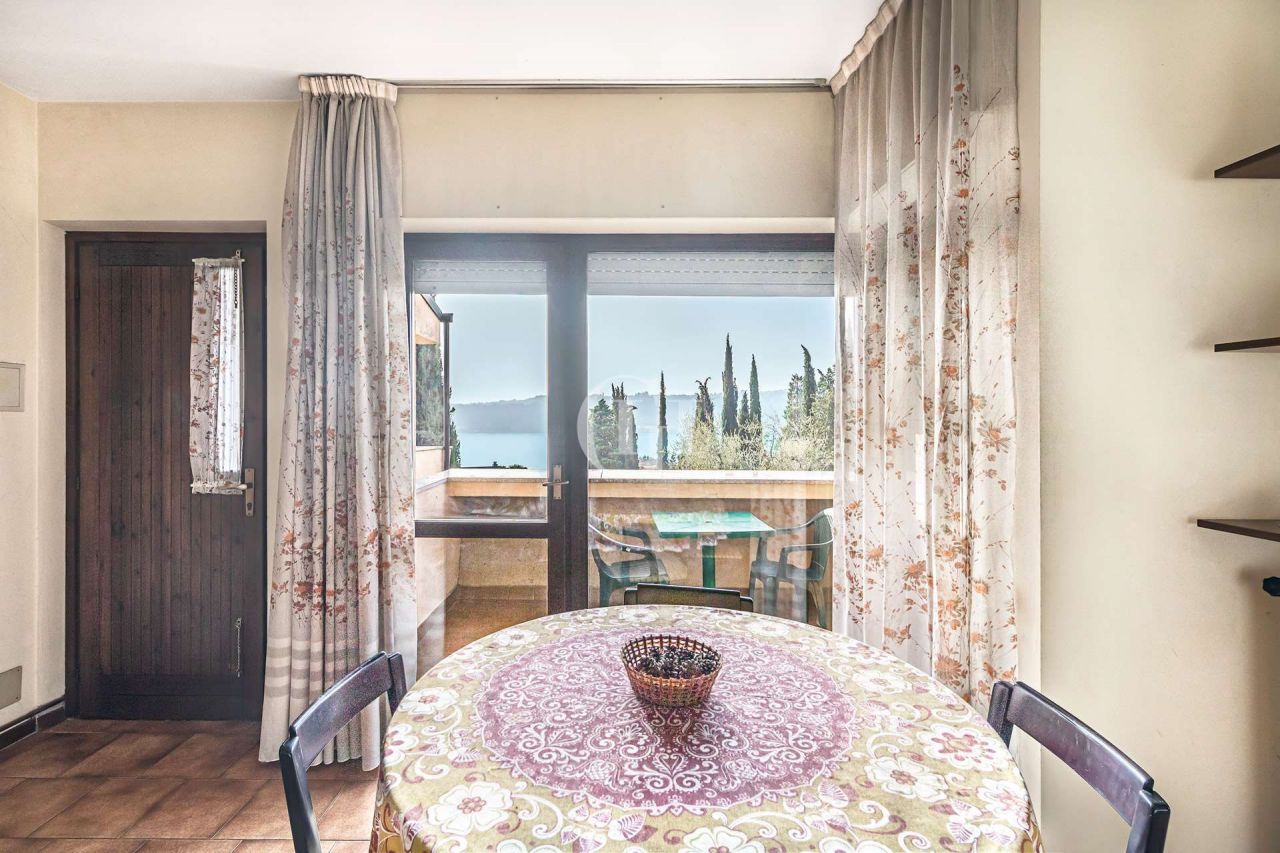 Квартира у озера Гарда, Италия, 47 м² - фото 3