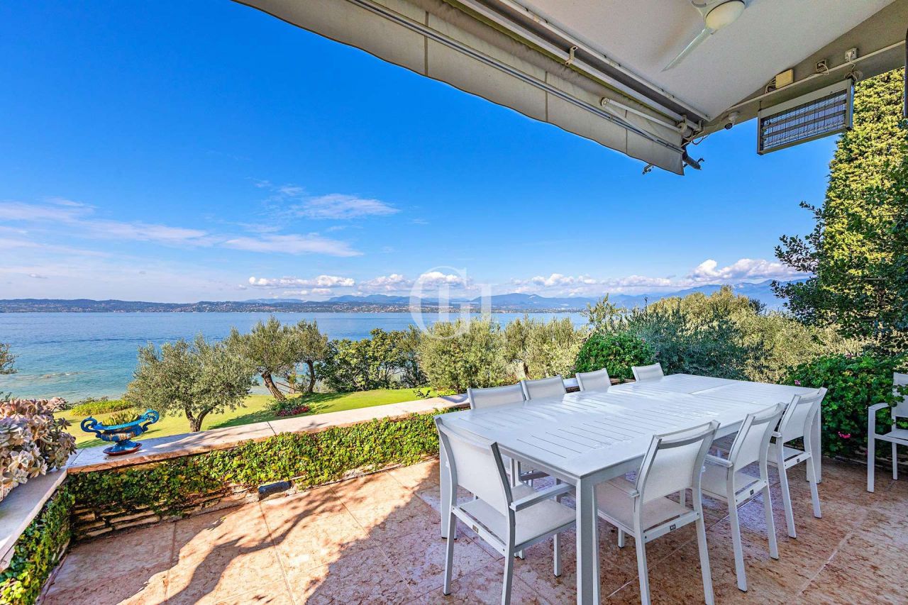Вилла у озера Гарда, Италия, 1 050 м² - фото 7