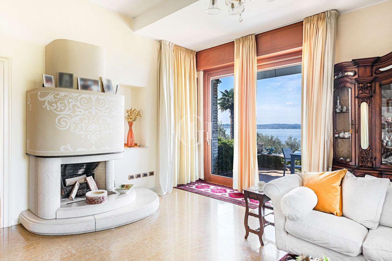 Вилла у озера Гарда, Италия, 1 050 м² - фото 10