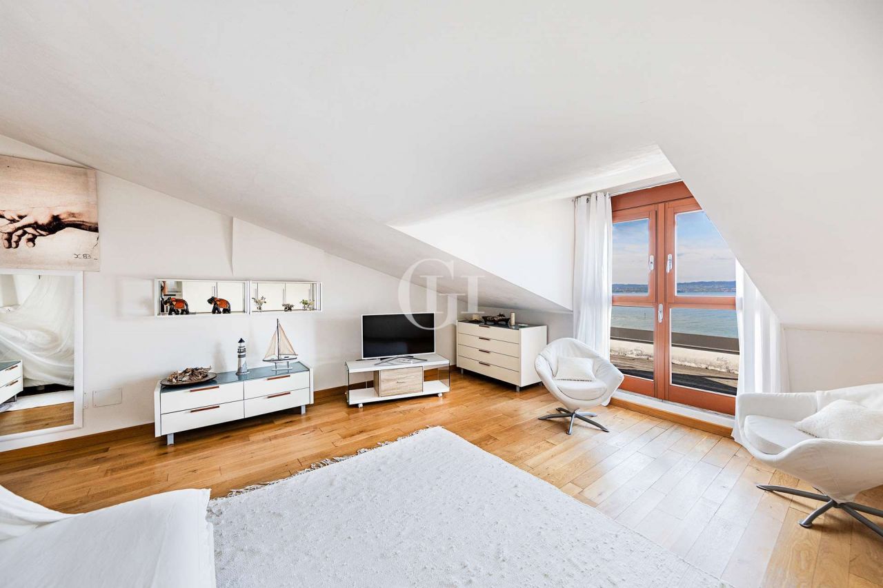 Вилла у озера Гарда, Италия, 1 050 м² - фото 15