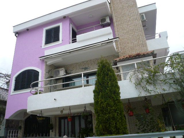 Дом в Игало, Черногория, 360 м2 - фото 1