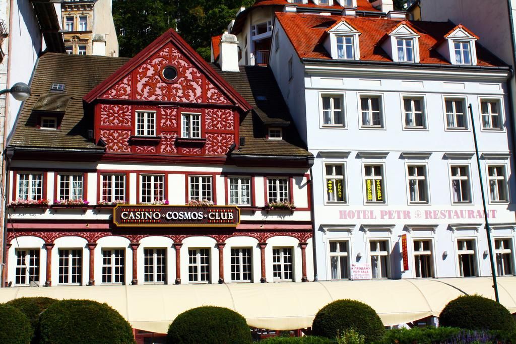 Отель, гостиница в Карловы Вары, Чехия, 2 520 м2 - фото 1