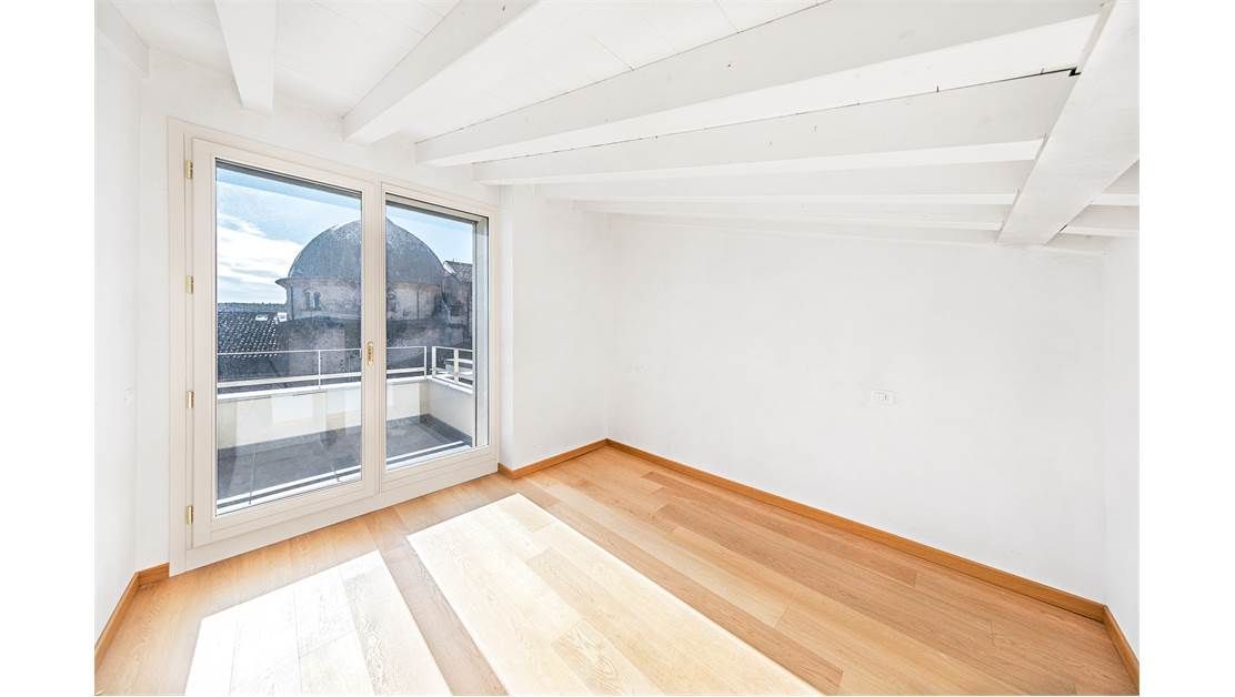 Пентхаус у озера Гарда, Италия, 175 м² - фото 12