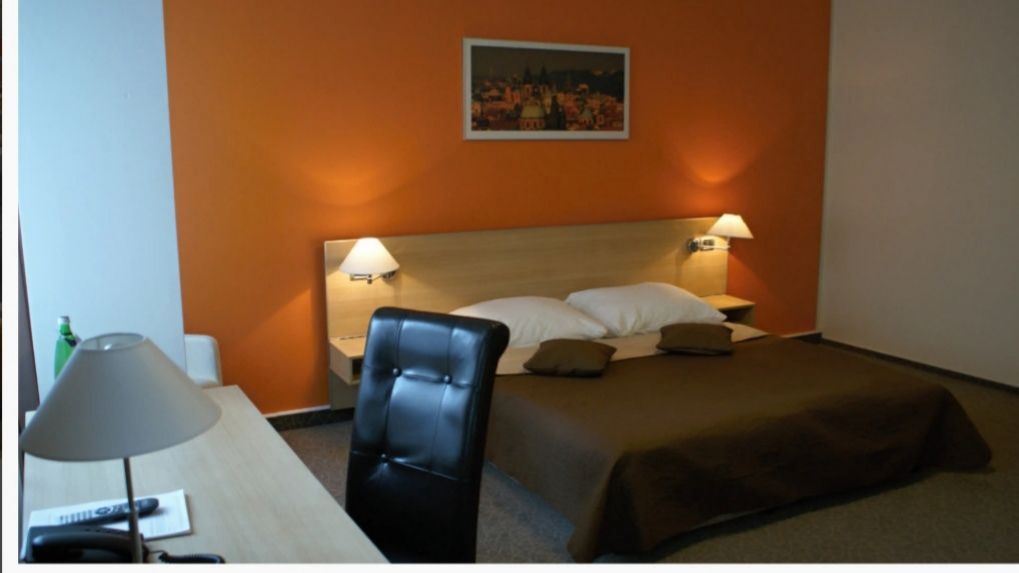 Отель, гостиница в Праге, Чехия, 1 200 м2 - фото 1