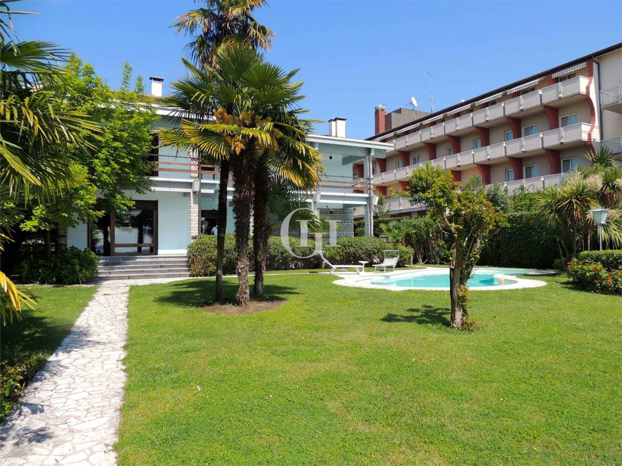 Вилла у озера Гарда, Италия, 450 м² - фото 6