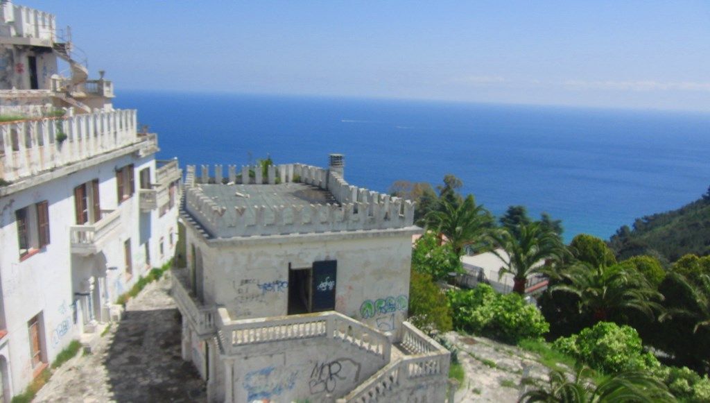 Замок в Алассио, Италия, 2 200 м² - фото 3